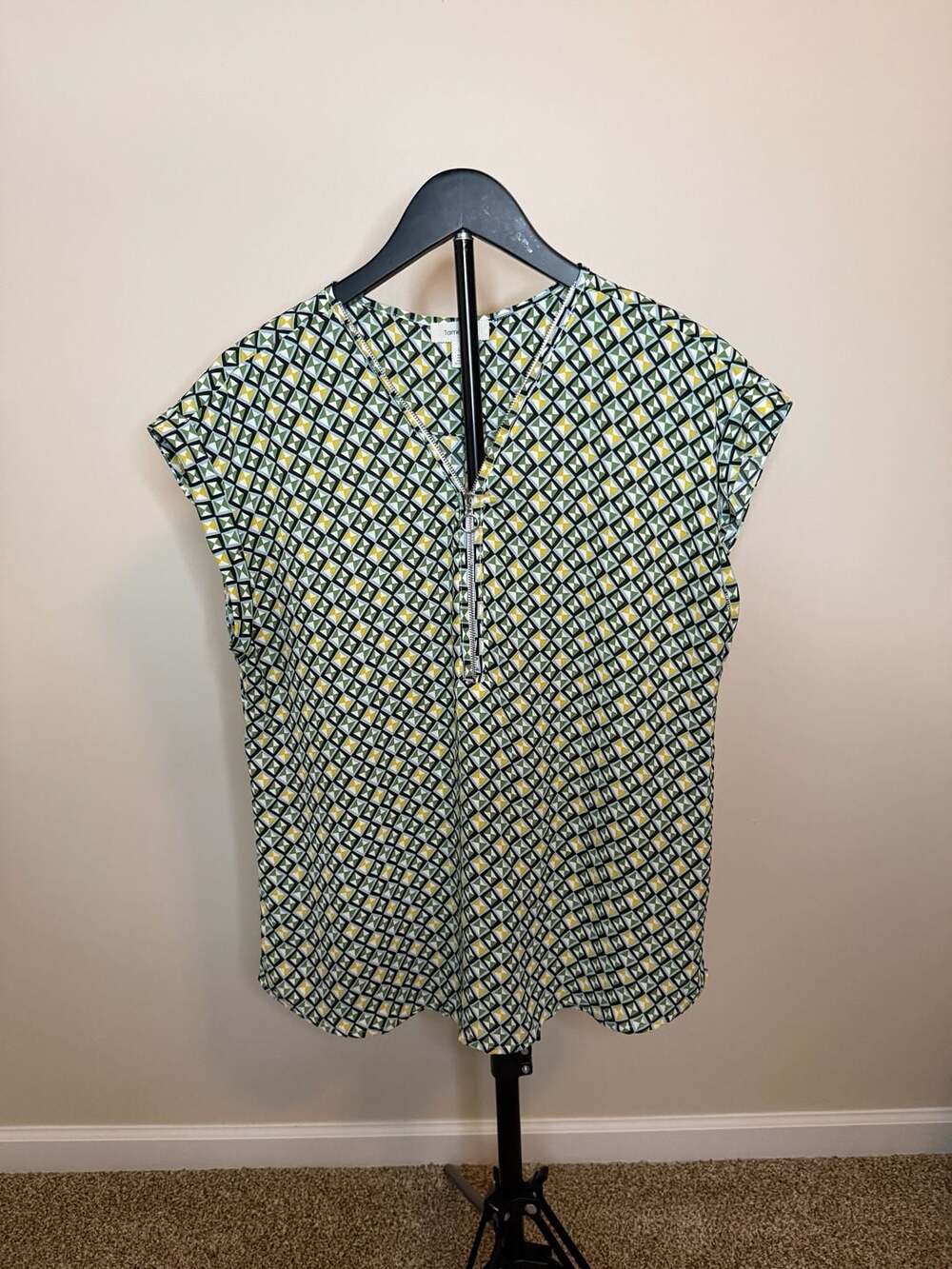 ☀️Tamara H. Geometric Print Zip Front Cap Sleeve Blouse Size Large